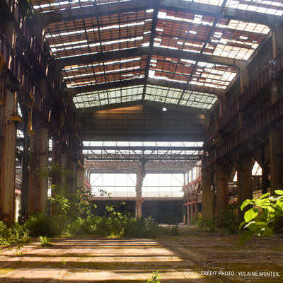 intérieur d'une friche industrielle